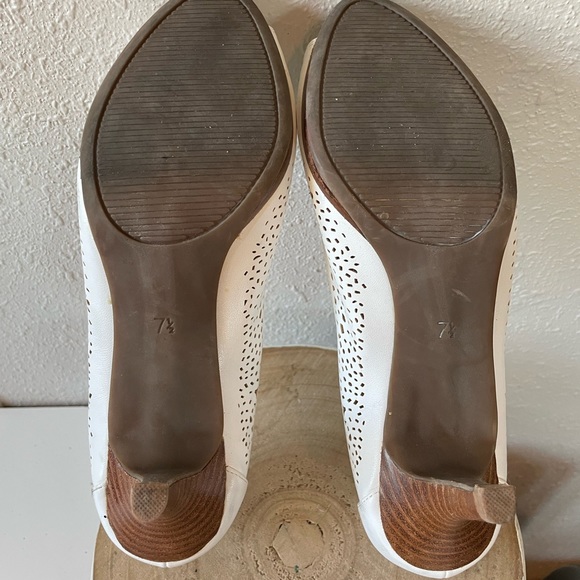 Kelly & Katie White Weave Heels Size 7.5 EUC - Picture 7 of 8